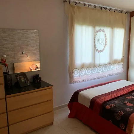 Apartamento En Casa Amplia Con Jardin En *