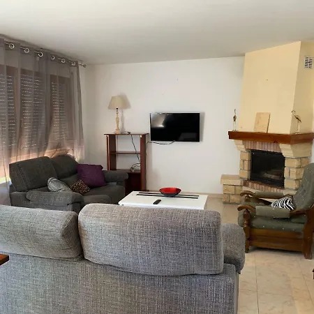Apartamento En Casa Amplia Con Jardin En Prázdninový dům *