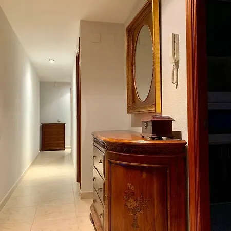 Apartamento En Casa Amplia Con Jardin En Jaca